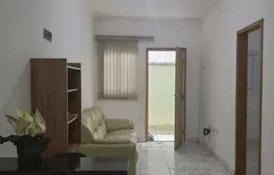 Imagem: A casa possui 2 Dormitórios, 1 Banheiro, 1 Vaga na garagem