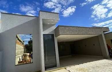 Imagem: A casa em condomínio possui 3 Dormitórios, 3 Banheiros, 4