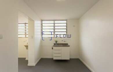 Imagem 16: Apartamento com 2 quartos (sem suíte), 2 banheiros, 1 vaga de garagem e elevador