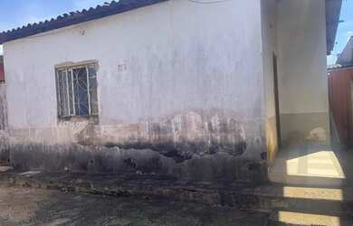 Imagem: A casa possui 2 Dormitórios, 1 Banheiro, 1 Vaga na garagem