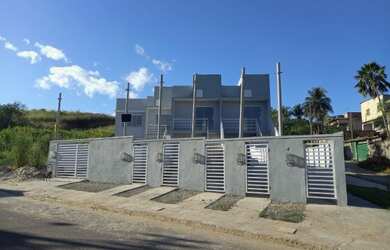 Imagem: A casa possui 1 Dormitório, 1 Banheiro, 1 Vaga na garagem