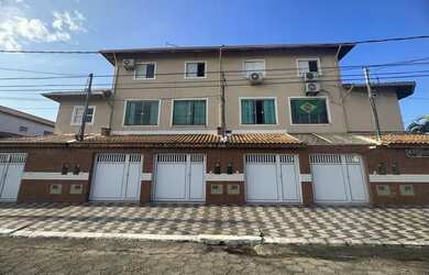 Imagem: A casa possui 2 Dormitórios, 3 Banheiros, 1 Vaga na garagem