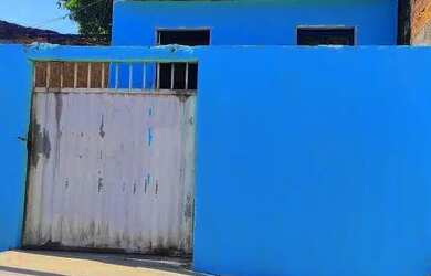 Imagem: A casa possui 2 Dormitórios, 1 Banheiro e está localizado