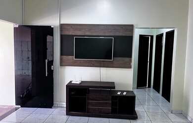 Imagem: A casa possui 4 Dormitórios, 3 Banheiros, 2 Vagas na garagem