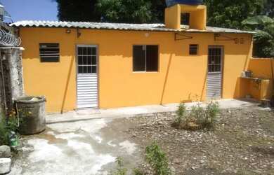 Imagem: A casa possui 1 Dormitório, 1 Banheiro e está localizado