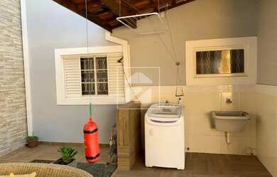 Imagem: A casa em condomínio possui 5 Dormitórios, 5 Banheiros, 2