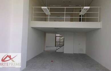 Imagem: O depósito possui 4 Vagas na garagem e 202m² de Área e está