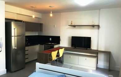 Imagem: O studio possui 1 Dormitório, 1 Banheiro, 1 Vaga na garagem