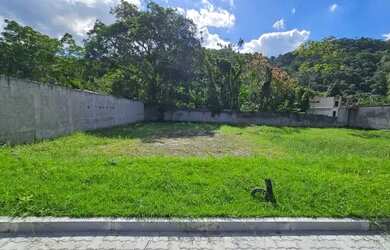 Imagem: O terreno possui 375m² de Área e está localizado em Vargem