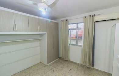 Imagem: O apartamento possui 1 Dormitório, 1 Banheiro, 1 Vaga na garagem