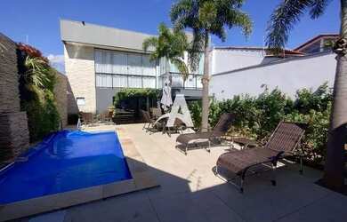 Imagem: A casa possui 4 Dormitórios, 4 Banheiros, 1 Vaga na garagem