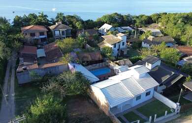 Imagem: A casa possui 3 Dormitórios, 2 Banheiros, 110m² de Área e