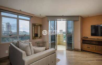 Imagem: O apartamento possui 1 Dormitório, 2 Banheiros, 2 Vagas na