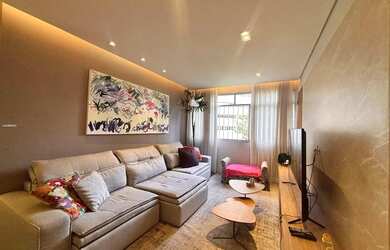 Imagem: O apartamento possui 4 Dormitórios, 2 Banheiros, 2 Vagas na