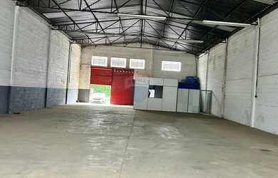 Imagem: O depósito possui 5 Vagas na garagem, 350m² de Área e está