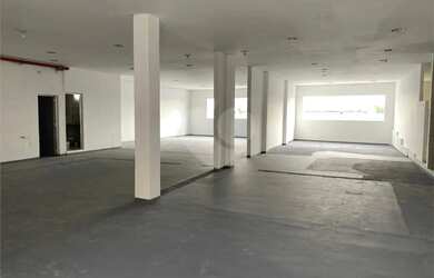 Imagem: O depósito possui 720m² de Área e está localizado em Jardim