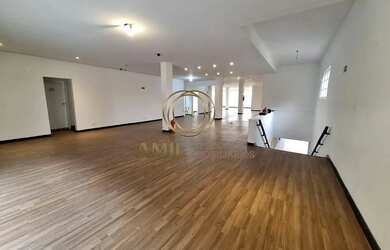 Imagem: O depósito possui 5 Vagas na garagem, 1.400m² de Área e