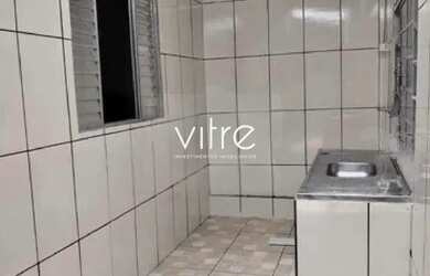 Imagem: A casa possui 2 Dormitórios, 1 Banheiro, 2 Vagas na garagem