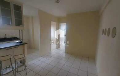 Imagem: O apartamento possui 1 Dormitório, 1 Banheiro, 1 Vaga na garagem