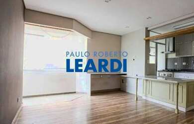 Imagem: O apartamento possui 1 Dormitório, 1 Banheiro, 1 Vaga na garagem