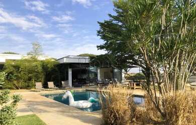 Imagem: A casa em condomínio possui 5 Dormitórios, 5 Banheiros, 5