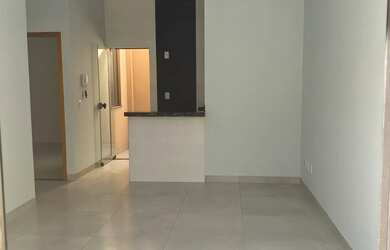 Imagem: A casa possui 2 Dormitórios, 1 Banheiro e 1 Vaga na garagem