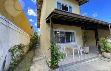 Imagem: A casa possui 4 Dormitórios, 4 Banheiros, 2 Vagas na garagem