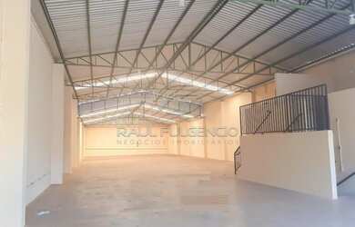 Imagem: O depósito possui 995m² de Área e está localizado em Centro