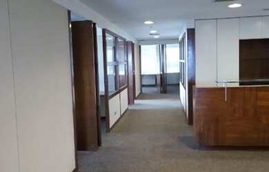 Imagem: O depósito possui 5 Vagas na garagem, 636m² de Área e está