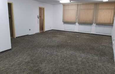 Imagem: O depósito possui 1 Vaga na garagem e 53m² de Área e está