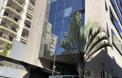 Imagem: O depósito possui 1 Vaga na garagem e 32m² de Área e está