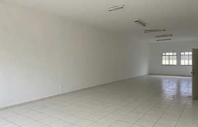 Imagem: O depósito possui 120m² de Área e está localizado em Vila