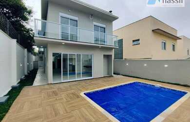 Imagem: A casa em condomínio possui 3 Dormitórios, 4 Banheiros, 4