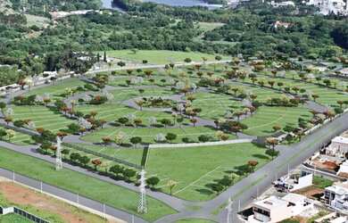 Imagem: O terreno possui 300m² de Área e está localizado em Parque