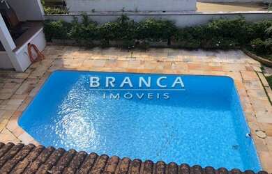 Imagem: A casa possui 4 Dormitórios, 1 Banheiro, 487m² de Área e