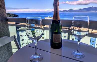 Imagem: O apartamento possui 2 Dormitórios, 2 Banheiros, 1 Vaga na