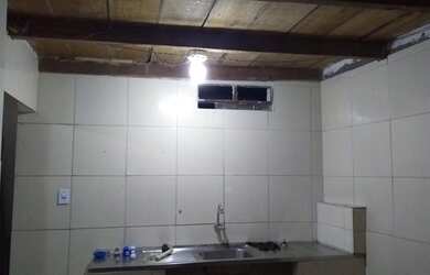 Imagem: A casa possui 2 Dormitórios, 1 Banheiro e está localizado