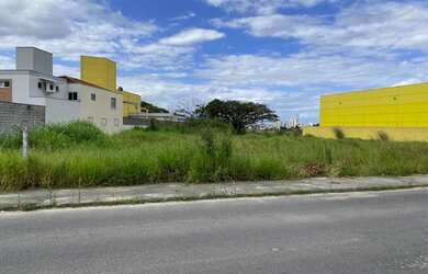 Imagem: O terreno possui 3.368m² de Área e está localizado em Aririu