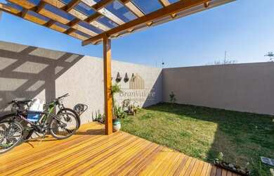 Imagem: A casa em condomínio possui 4 Dormitórios, 3 Banheiros, 2