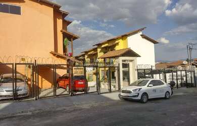 Imagem: A casa possui 2 Dormitórios, 1 Banheiro, 1 Vaga na garagem