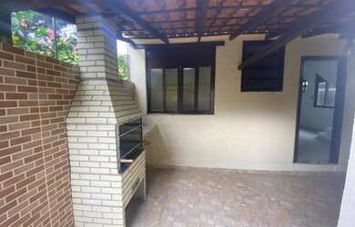 Imagem: A casa possui 3 Dormitórios, 3 Banheiros, 118m² de Área e