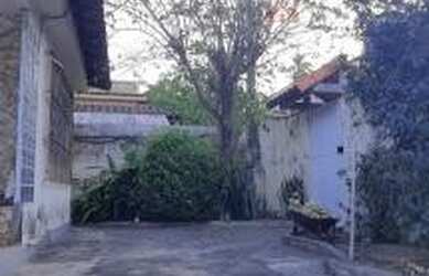 Imagem: A casa possui 2 Dormitórios, 2 Banheiros, 4 Vagas na garagem