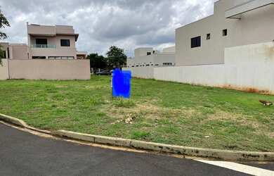 Imagem: O terreno possui 500m² de Área e está localizado em Recreio