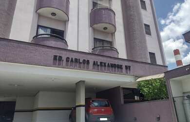 Imagem: O apartamento possui 1 Dormitório, 1 Banheiro, 1 Vaga na garagem