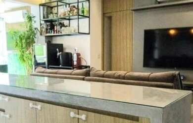 Imagem: O apartamento possui 3 Dormitórios, 1 Banheiro, 2 Vagas na