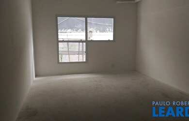 Imagem: O depósito possui 1 Vaga na garagem, 43m² de Área e está