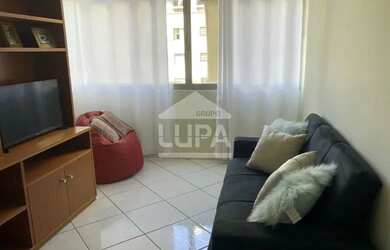 Imagem: O apartamento possui 1 Dormitório, 1 Banheiro, 1 Vaga na garagem