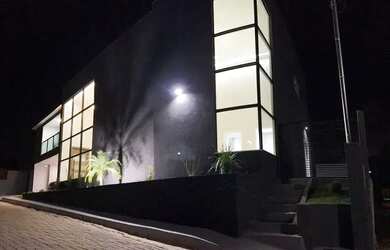 Imagem: A casa em condomínio possui 3 Dormitórios, 5 Banheiros, 2