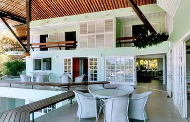 Imagem: A casa em condomínio possui 5 Dormitórios, 5 Banheiros, 5