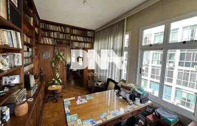 Imagem 4: Praça Cardeal Arcoverde. Apartamento com vista livre de todos os cômodos. Sol da manhã